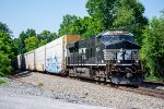 NS 8162 leads an Autorack train north at Racetrack Road 